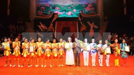 ベトナム・ラオス・カンボジアサーカスコンクール終える - ảnh 1