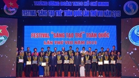 青年のイノベーションの表彰式が行なわれる - ảnh 1