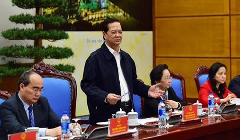 ズン首相、愛国競争運動の強化を要請する - ảnh 1