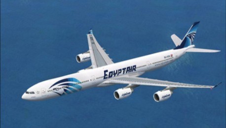エジプト航空機 ハイジャックされキプロスに 一部乗客解放 - ảnh 1
