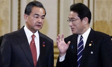 日中外相が会談 相互訪問で会談は４年半ぶり - ảnh 1