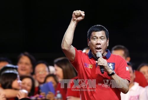 フィリピン大統領選、ドゥテルテ氏大勝の見通し 監視団体集計 - ảnh 1