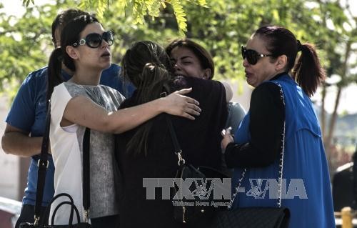 エジプト航空機 機体の捜索続く テロの可能性も - ảnh 1