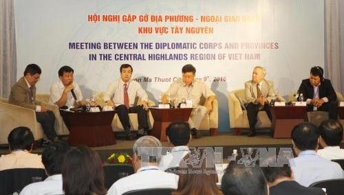 「中部高原地帯テイグェン地方と外交官の集い」行われる - ảnh 1