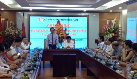 党宣伝教育委員長、報道機関お祝いの言葉を - ảnh 1