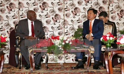 タン委員長、キューバ国家評議会副議長率いる代表団一行と会見 - ảnh 1