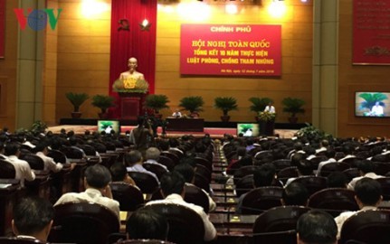 過去１０年の汚職法実施状況を総括する会議 - ảnh 1