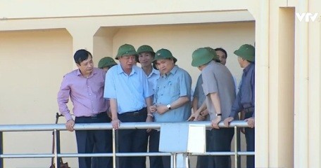 台風終息後、生産回復に努力すべき」=フック首相 - ảnh 1