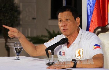 ドゥテルテ大統領、中国に「領土侵犯時は血の対決」 - ảnh 1