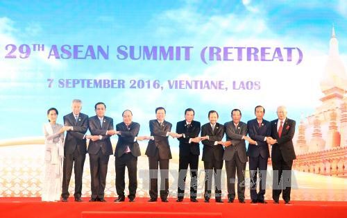 「ASEAN、中核的役割を発揮」＝フック首相 - ảnh 1