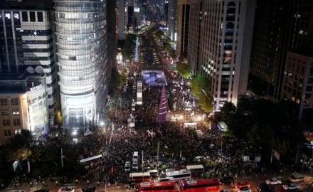 韓国 弾劾議案可決後初の集会「拘束すべき」厳しい声も - ảnh 1