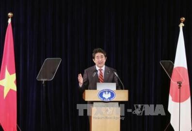  安倍首相、ベトナム訪問にあたり、記者会見 - ảnh 1