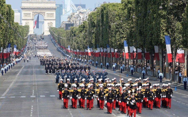 フランス革命記念日でパレード 友好160周年で自衛隊員も参加 - ảnh 1