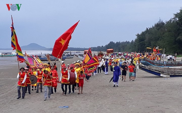 チャコ集会所の祭りに行く - ảnh 1