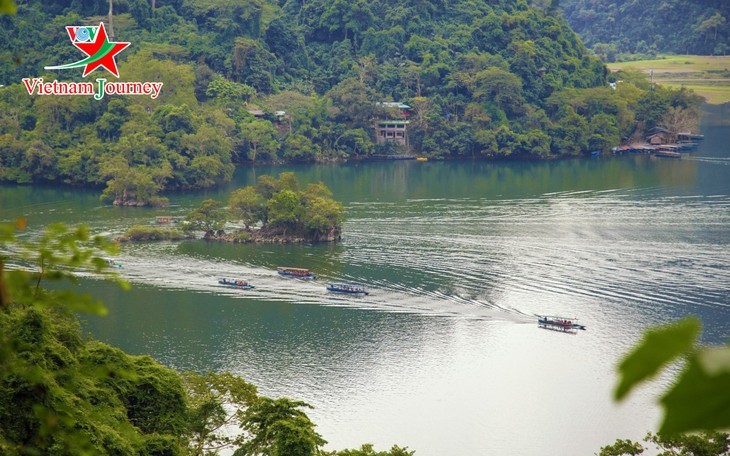 バーベー湖、北部山岳地帯の印象的な観光スポット   - ảnh 1