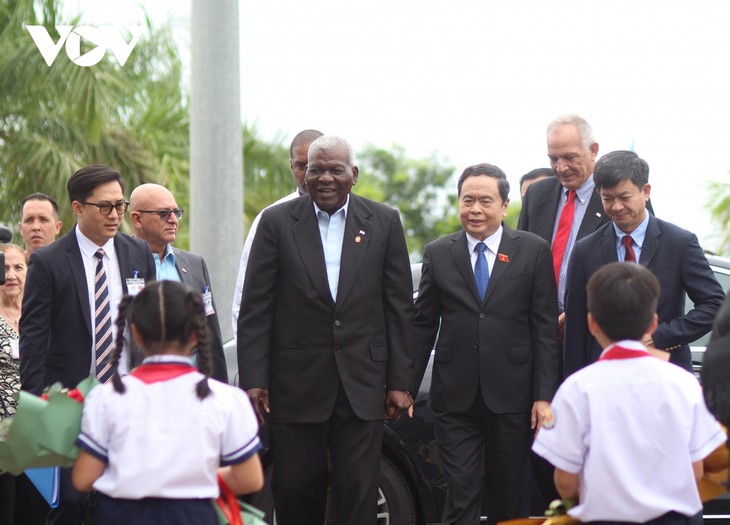 エルナンデス議長、クアンチ省を訪問 - ảnh 1