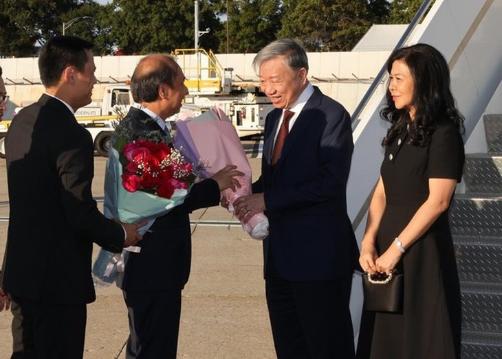 トー・ラム書記長・国家主席 「未来サミット」出席のため ニューヨーク到着 - ảnh 1