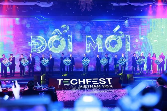 チン首相、Techfest 2024の開会式に出席 - ảnh 1