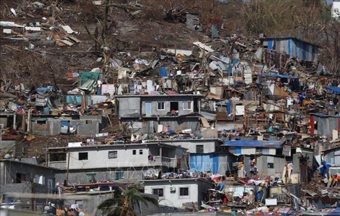 90年ぶりの大嵐、インド洋マヨット島で約10万人と連絡途絶 - ảnh 1