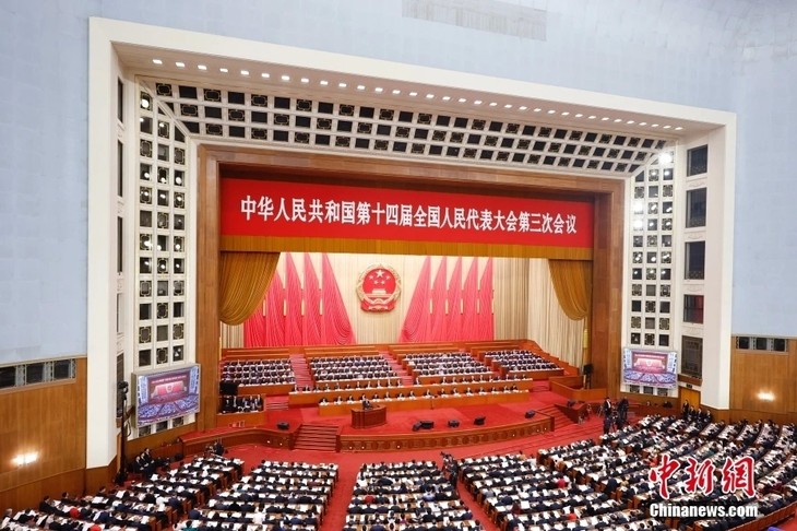 中国、成長率目標「5％前後」 国防費7.2％増で軍拡継続―全人代開幕 - ảnh 1