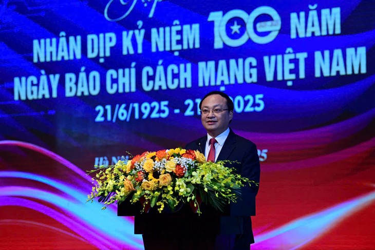 VOV 歴代職員が一堂に会し交流会 開催 - ảnh 1