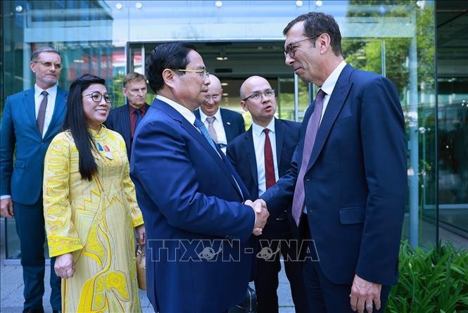 チン首相、フランス国鉄SNCF訪問 - ảnh 1