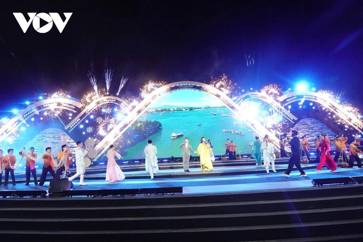 新たな時代に向けて ベトナム各地で記念イベント開催 - ảnh 2