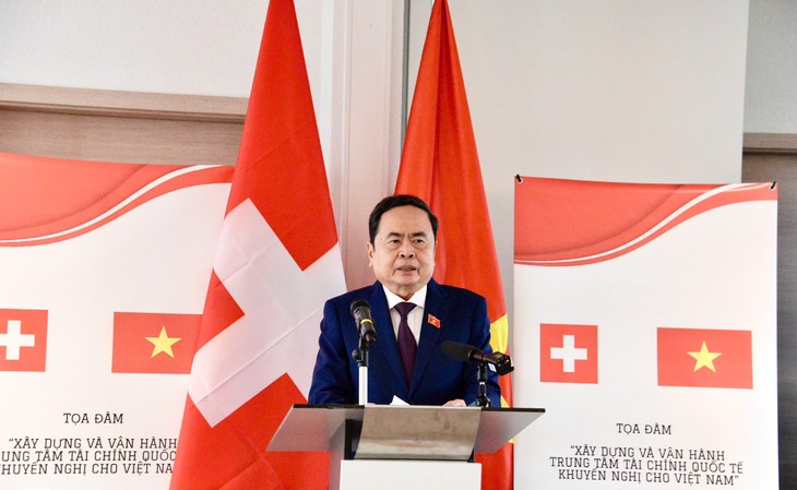 ベトナム、国際金融センター建設でスイスから経験学ぶ - ảnh 1