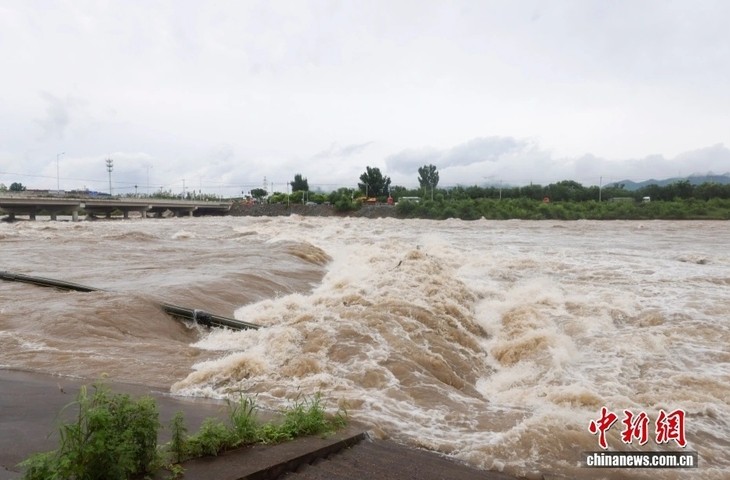 北京市、再び豪雨に厳戒態勢 警戒レベル最高位 - ảnh 1