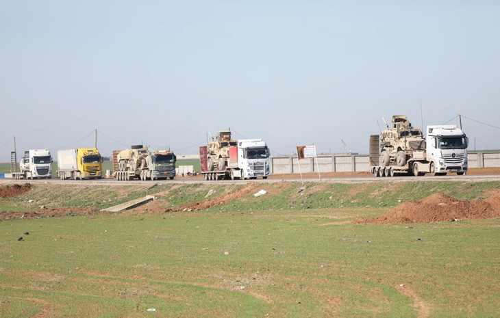 シリア北東部の主要基地から米軍が撤退開始＝シリア情報筋 - ảnh 1