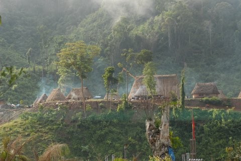 Kabupaten Tay Giang menggerakkan tenaga rakyat untuk membangun pedesaan baru - ảnh 1