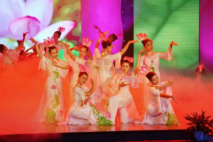 越中友谊之约大型电视直播晚会在河内和南宁同时举行 - ảnh 1