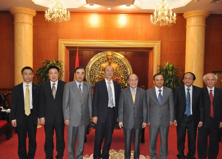 阮生雄会见中国和裁会副会长厉无畏 - ảnh 1