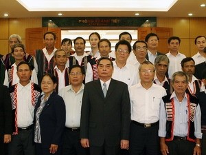 黎鸿英会见莱州省少数民族代表团 - ảnh 1