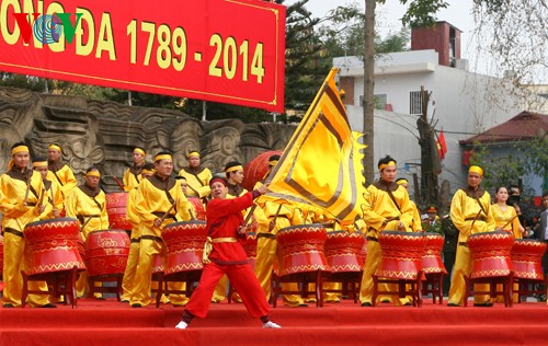 玉回-栋多大捷225周年纪念活动在全国各地举行 - ảnh 1