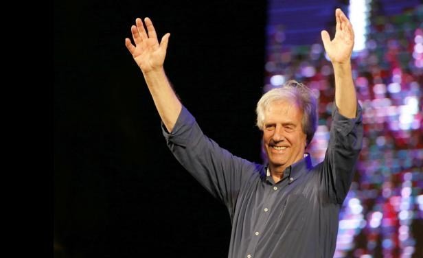 越共中央总书记阮富仲向乌拉圭当选总统致贺电 - ảnh 1