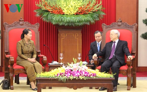 阮富仲分别会见柬埔寨人民党高级代表团及老挝国会高级代表团 - ảnh 1