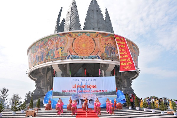 广宁省芒街口岸旅游周开幕 - ảnh 1