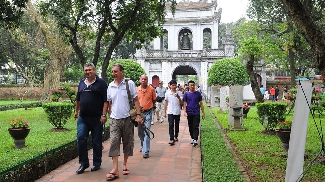 营造安全亲善的越南旅游环境电视电话座谈会在河内举行 - ảnh 1