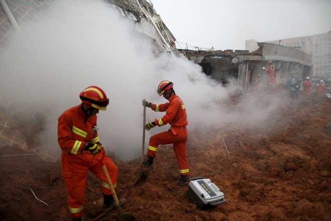 中国山体滑坡导致近100人失踪 - ảnh 1