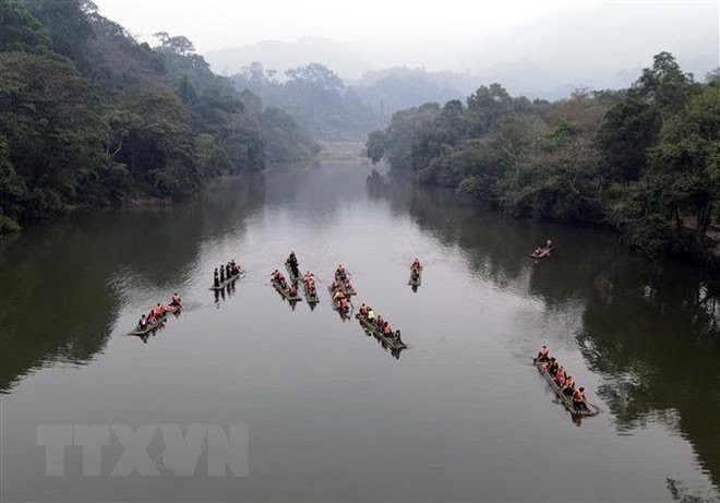 宣光省：推出“挪罗湖上划竹筏和滩伦”体验旅游产品 - ảnh 1