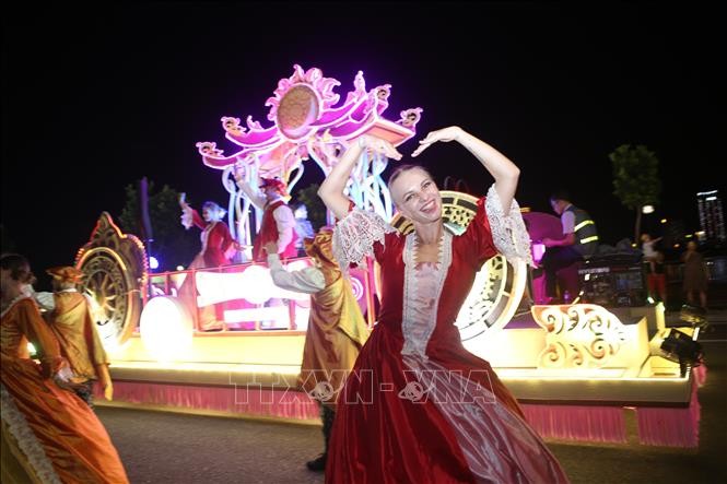 太阳节街头嘉年华开启岘港精彩夏季系列活动 - ảnh 1