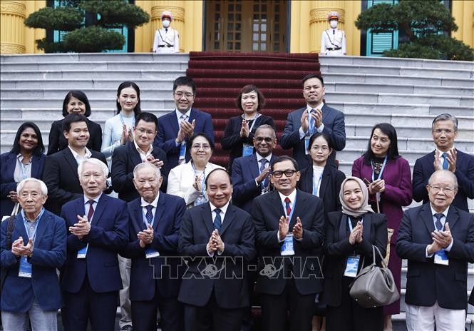 阮春福会见东盟经济学家代表团 - ảnh 1