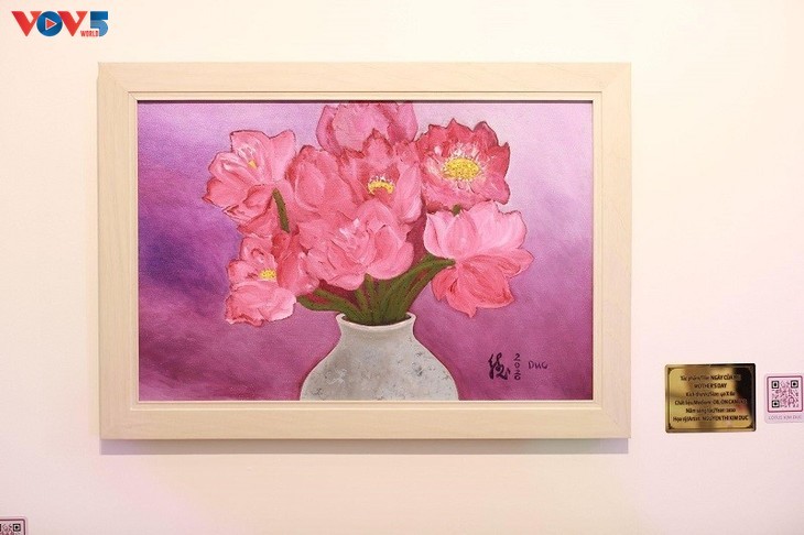 展现莲花纯洁美的美术展 - ảnh 18