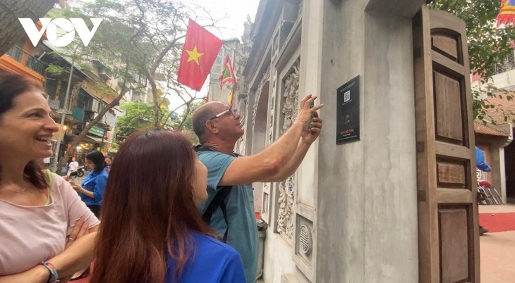 河内各处历史遗迹区应用数字技术，更好服务市民和游客 - ảnh 11