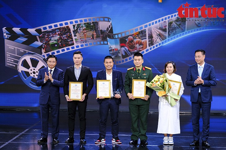 2023年全国交通安全电影节奖颁发 - ảnh 1