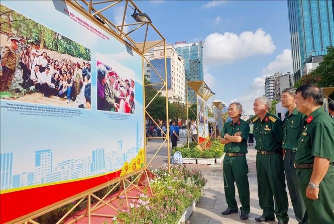 全国多地举行展览会，庆祝奠边府大捷70周年 - ảnh 2