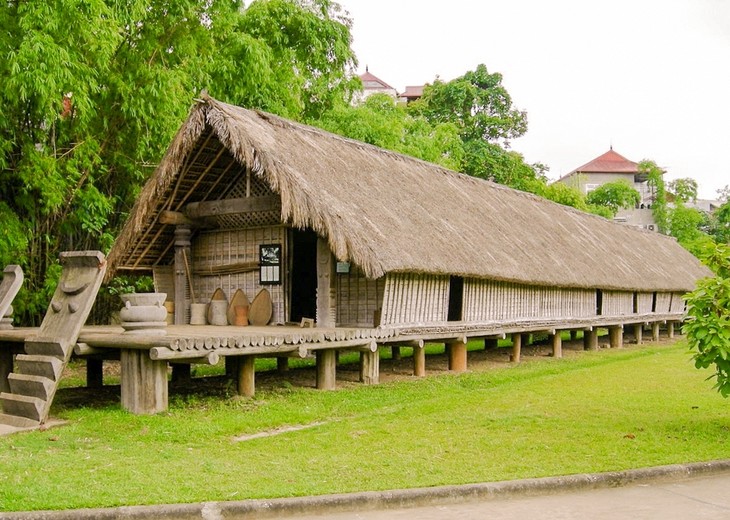 西原地区独特的长屋 - ảnh 1