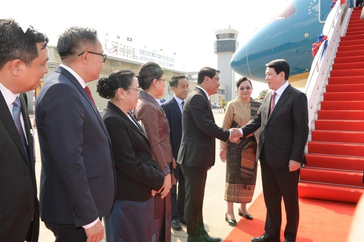梁强抵达万象，开始对老挝进行国事访问 - ảnh 2