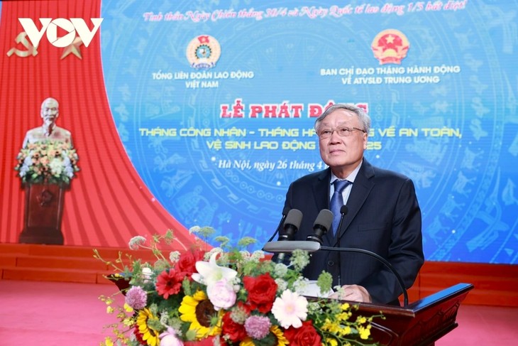 启动劳动卫生安全行动月及2025年工人月 - ảnh 1